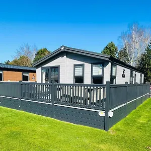 https://black-moorhen-lodge-with-hot-tub.yorkshirehotels.net