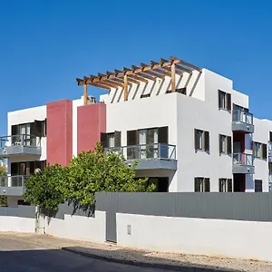 https://legacy-suites-apartments-albufeira-al.hotelaalgarve.com